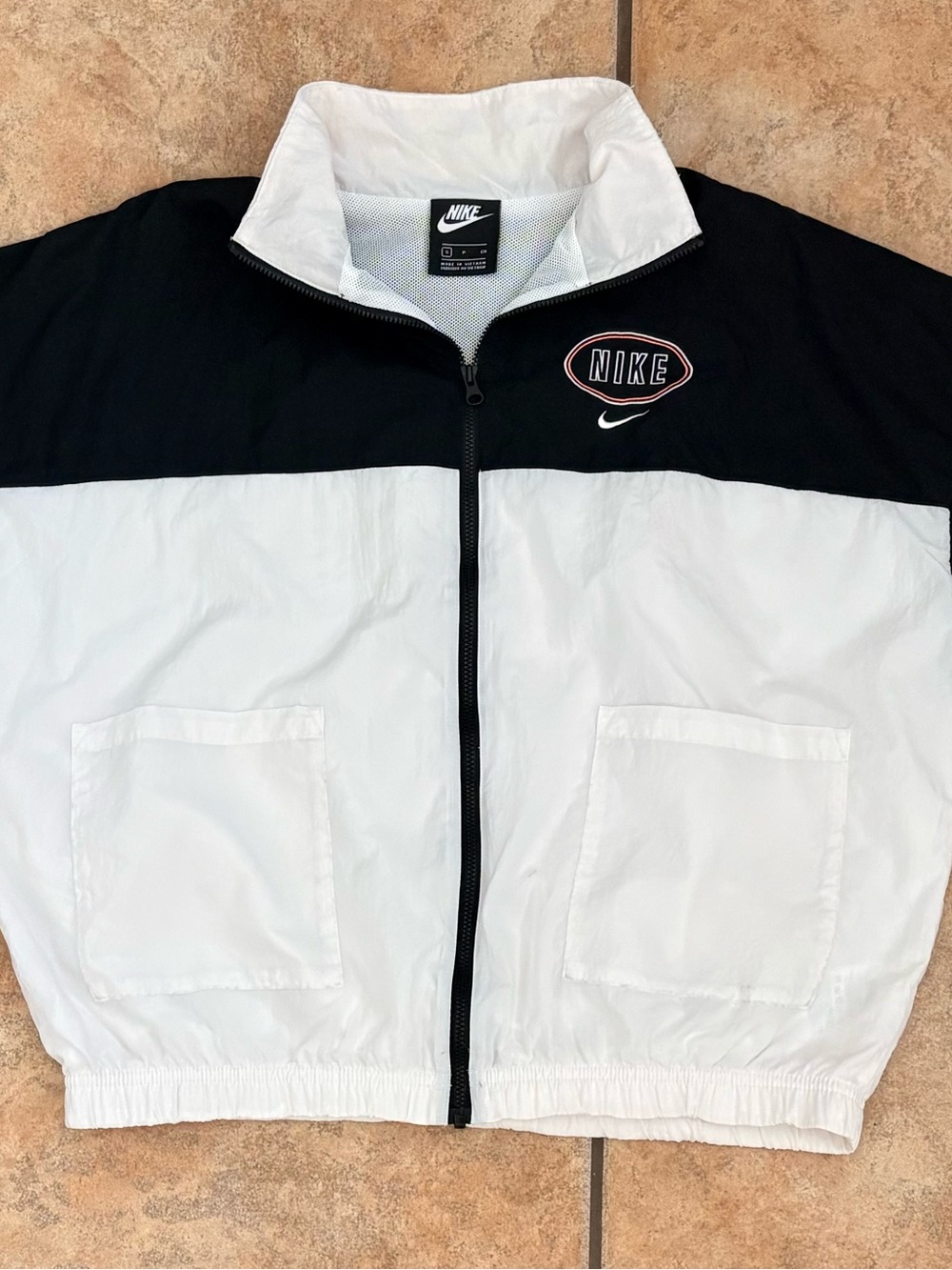 Nike Throwback Oversized Lightweight Jacket for Summer (Small) NWOT